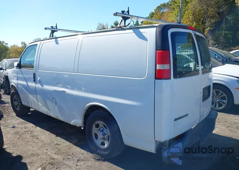 2008 Chevrolet Express Work Van z USA, uszkodzony, nr VIN 1GCFG15X881219294